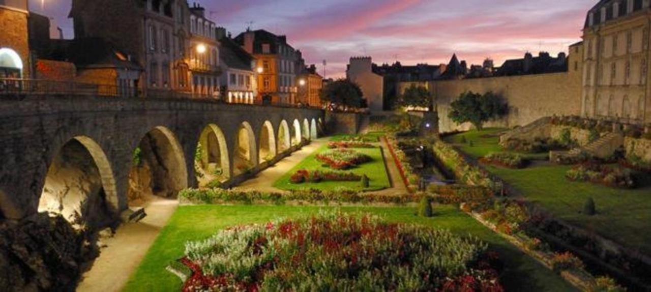 Kyriad Prestige Vannes Centre-Palais Des Arts Экстерьер фото