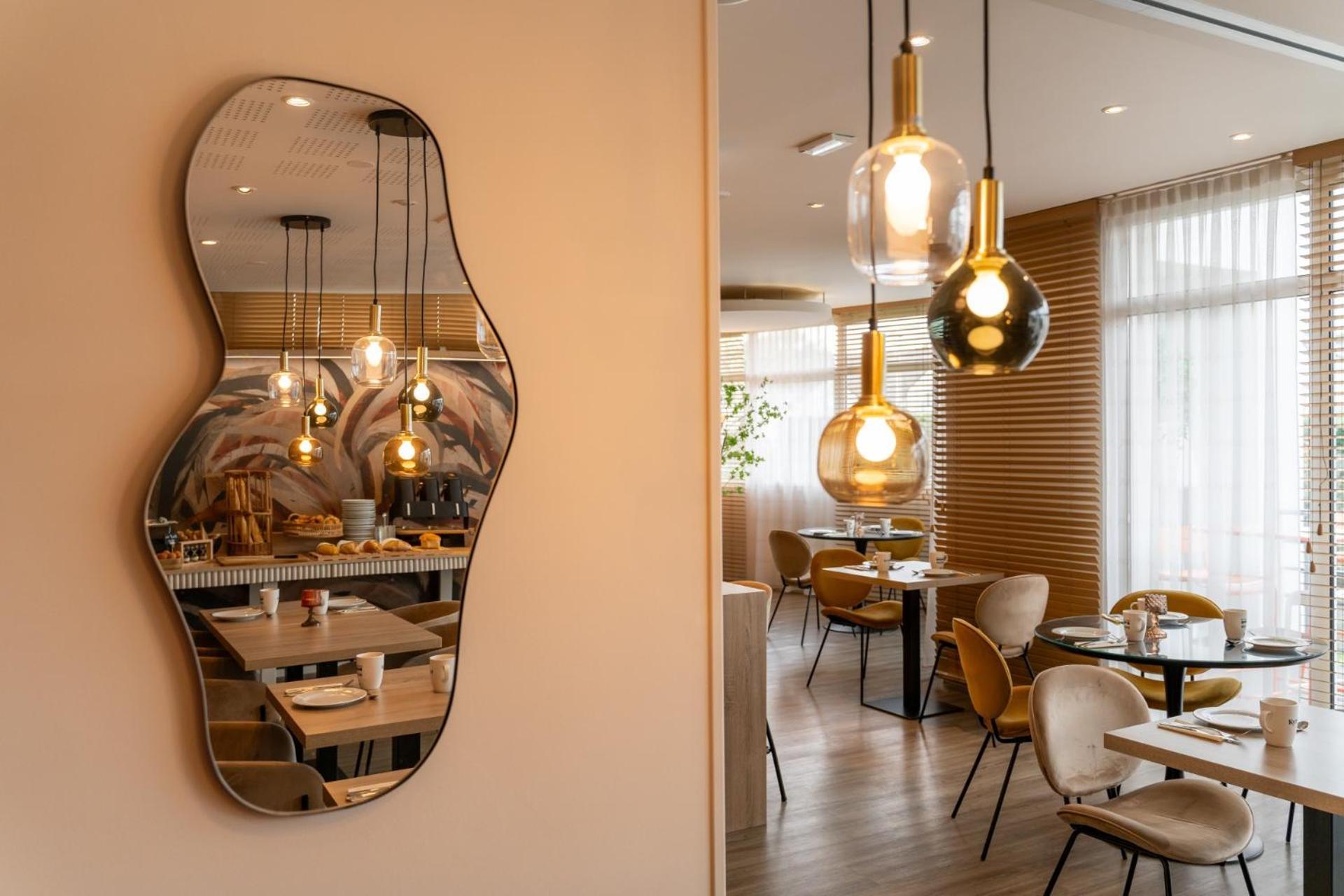 Kyriad Prestige Vannes Centre-Palais Des Arts Экстерьер фото